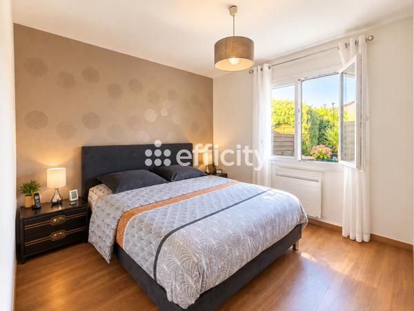 Maison
         5 pièces
        - 110 m² 359 000 € *