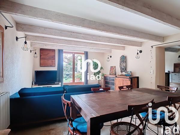 Maison 4 pièces de 90 m² à Saint-Cyr-sur-Mer (83270)