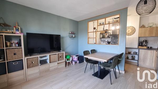 Appartement 3 pièces de 56 m² à Châteaurenard (13160)