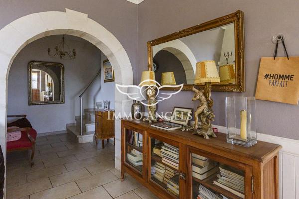 Mas en pierres avec gîte et dépendances, proche de Gordes