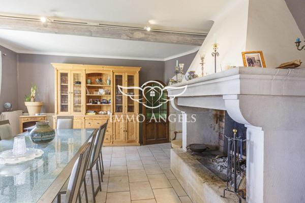 Mas en pierres avec gîte et dépendances, proche de Gordes