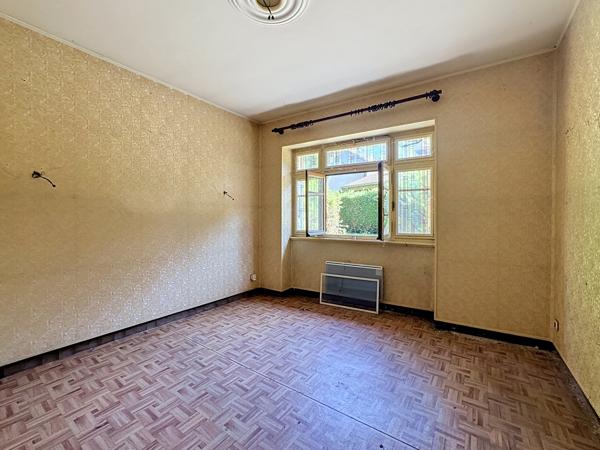 Maison
         5 pièces
        - 112 m² 225 000 € *