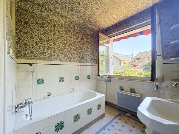 Maison
         5 pièces
        - 112 m² 225 000 € *