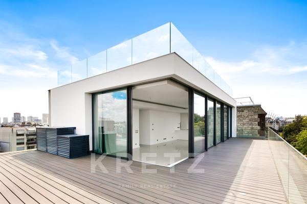 Villa contemporaine suspendue au-dessus du Parc Montsouris