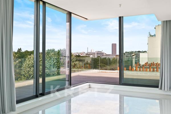 Villa contemporaine suspendue au-dessus du Parc Montsouris