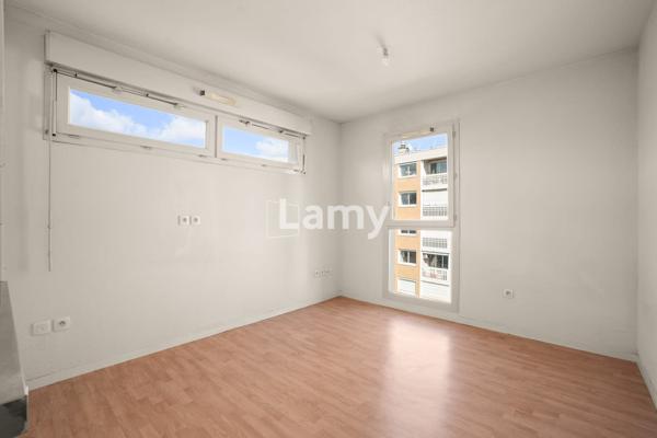 Appartement studio + parking en sous-sol