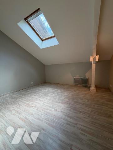 Située sur les hauteurs de Virieu-le-Grand (01510), cette maison bénéficie d'un environnement c...