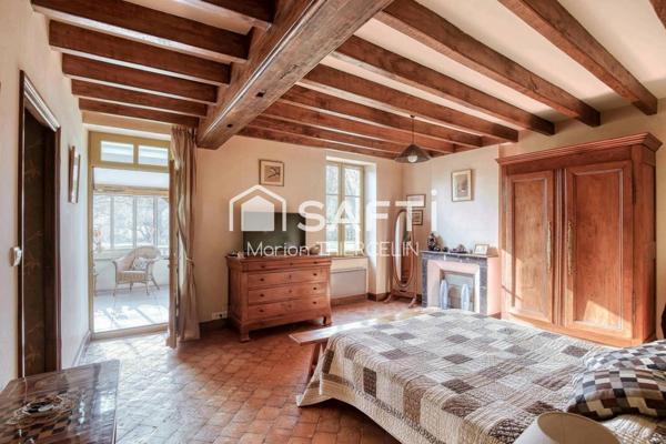 Superbe longère de 205m² habitables environ avec piscine et jardin soigné