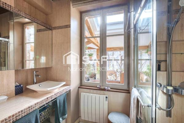 Superbe longère de 205m² habitables environ avec piscine et jardin soigné