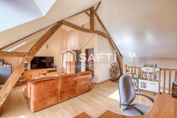 Superbe longère de 205m² habitables environ avec piscine et jardin soigné