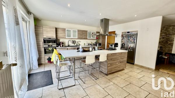 Maison à vendre 8 pièces 228 m² Linas