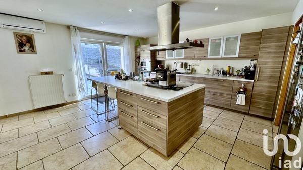 Maison à vendre 8 pièces 228 m² Linas
