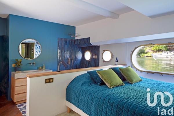 Péniche 6 pièces de 180 m² à Paris (75016)