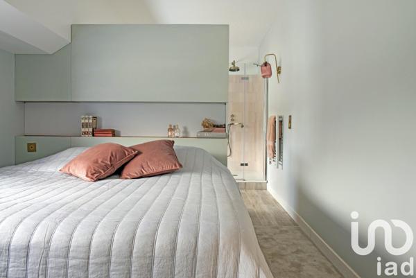 Péniche 6 pièces de 180 m² à Paris (75016)