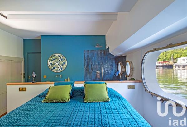 Péniche 6 pièces de 180 m² à Paris (75016)