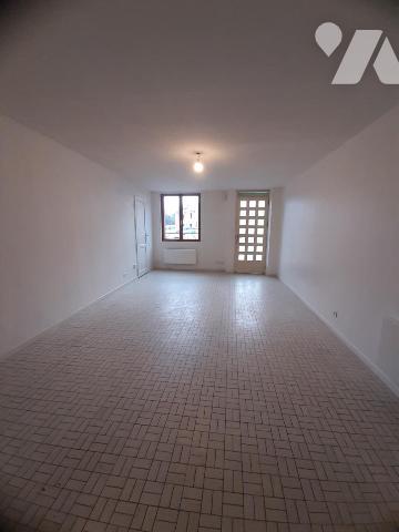 MAISON A VENDRE MEZERAY