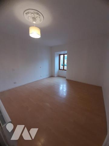 MAISON A VENDRE MEZERAY