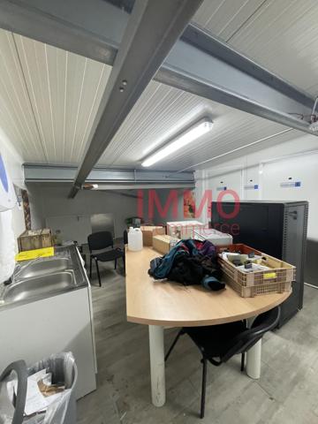 Location / Local Commercial