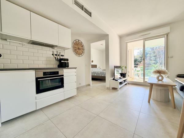 Antibes (06600) ANTIBES COMBES 2P DE 40 M2 SUD CALME ET GARAGE