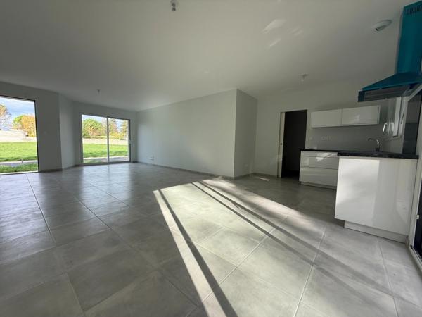 Maison à vendre proche d'Angoulême (16) PLAIN-PIED 3 chambres /garage/ jardin