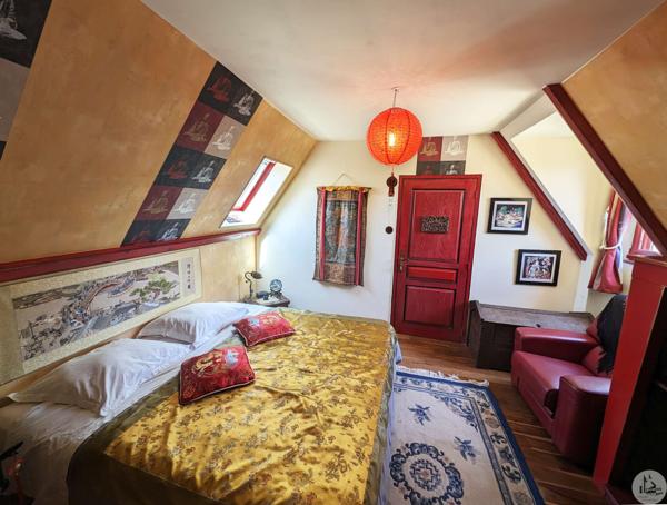 Situation dominante, Propriété avec maison d'amis