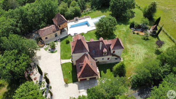 Situation dominante, Propriété avec maison d'amis