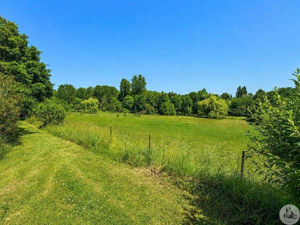 Charmante longére en pierre sur plus d'un hectare