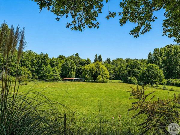 Charmante longére en pierre sur plus d'un hectare