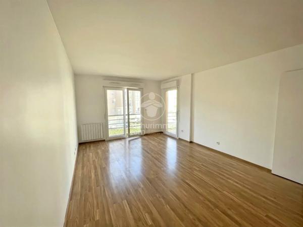 Location                                                      Appartement
                        
                     4 pièces                      91 m2                     à Rouen