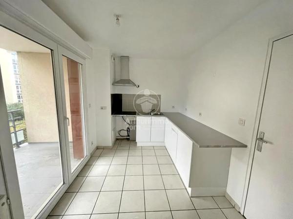 Location                                                      Appartement
                        
                     4 pièces                      91 m2                     à Rouen