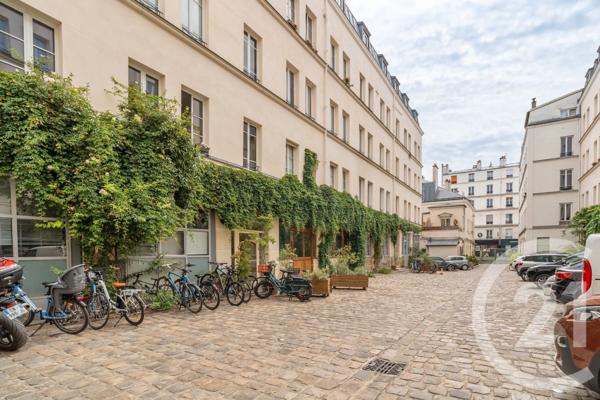Appartement Atelier D'Artiste à vendre  2 pièces - 45,56 m 2   PARIS  - 75011