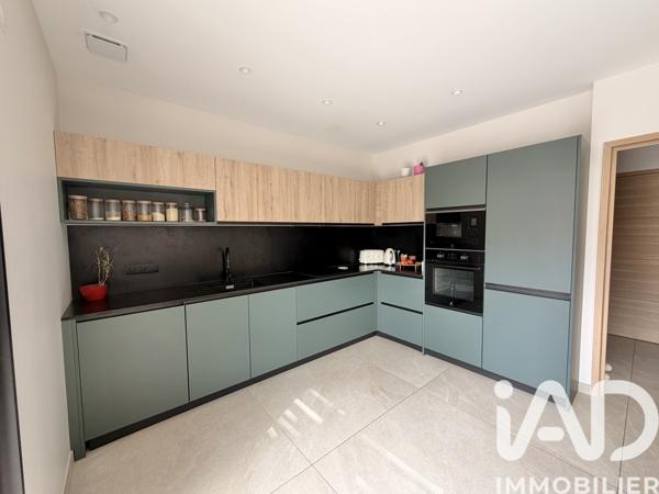 Maison à vendre 5 pièces 168 m² Pélissanne