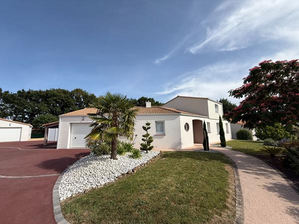 Maison Coex 6 pièce(s) 141.55 m2