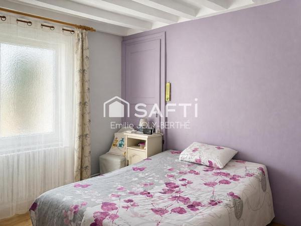 MAISON DE VILLE 97 M² - SECTEUR CENTRE VILLE MESLAY DU MAINE / 53170