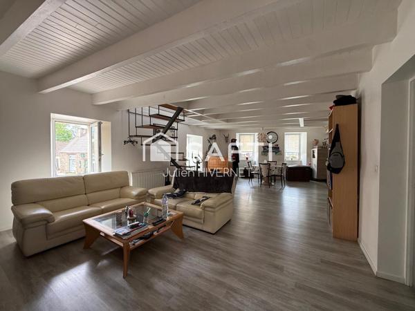 Immeuble mixte avec local commercial et ses deux duplex