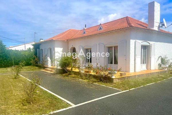 Maison à LES SABLES-D'OLONNE, 85100 - 8 pièces 234m²