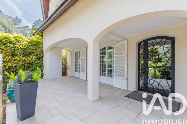 Maison à vendre 8 pièces 244 m² Viry-Châtillon