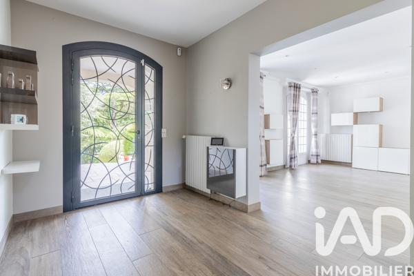 Maison à vendre 8 pièces 244 m² Viry-Châtillon