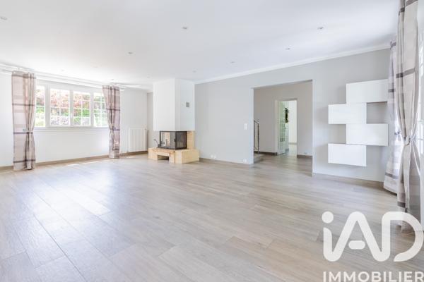 Maison à vendre 8 pièces 244 m² Viry-Châtillon