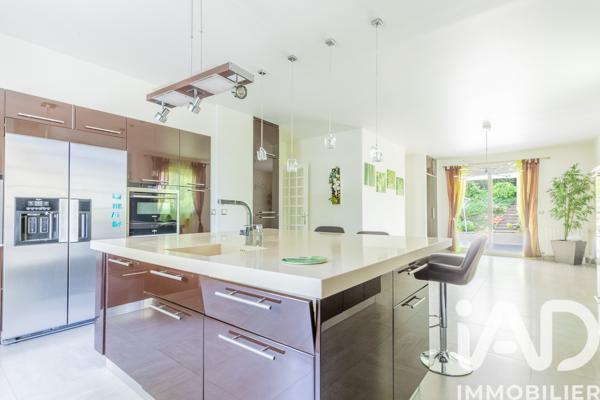 Maison à vendre 8 pièces 244 m² Viry-Châtillon
