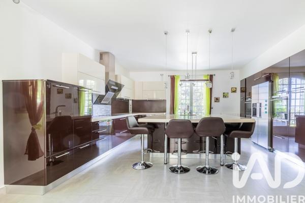 Maison à vendre 8 pièces 244 m² Viry-Châtillon