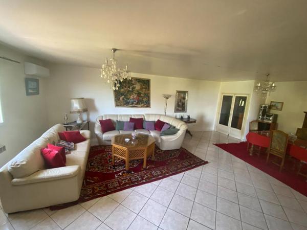 Maison  6 pièce(s) 198 m2