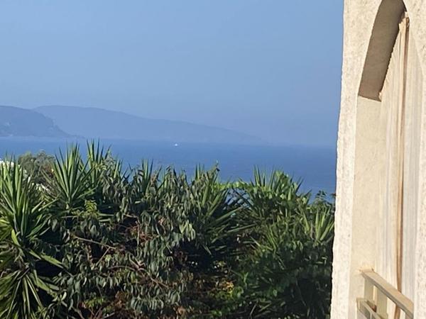 Maison  6 pièce(s) 198 m2