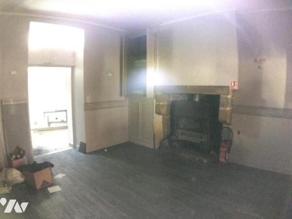 Immeuble à usage commercial et d'habitation