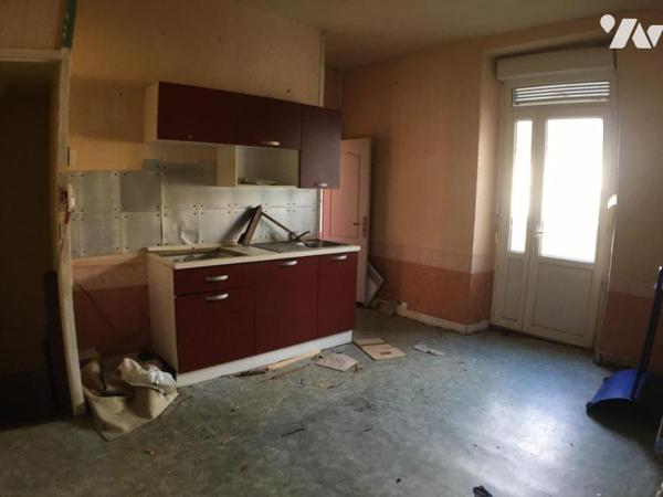 Immeuble à usage commercial et d'habitation