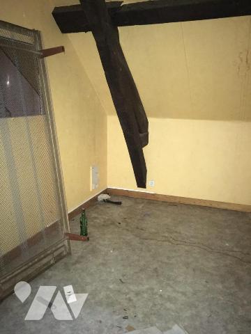 Immeuble à usage commercial et d'habitation