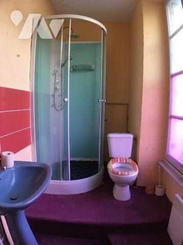 Immeuble à usage commercial et d'habitation