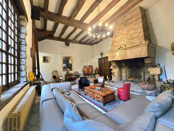 Maison Rosny Sous Bois 210 m2 demeure en plein centre ville proche gare RER E Rosny sous bois et Rosny Bois Perrier centre commercial et Metro