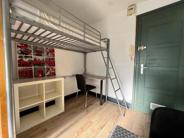 SPECIAL INVESTISSEURS studio avec stationnement - Quartier Clémenceau / Butte