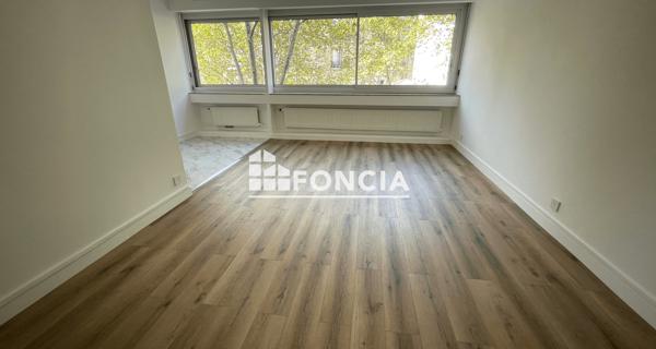Location Studio 42.9 m² - Paris 75016